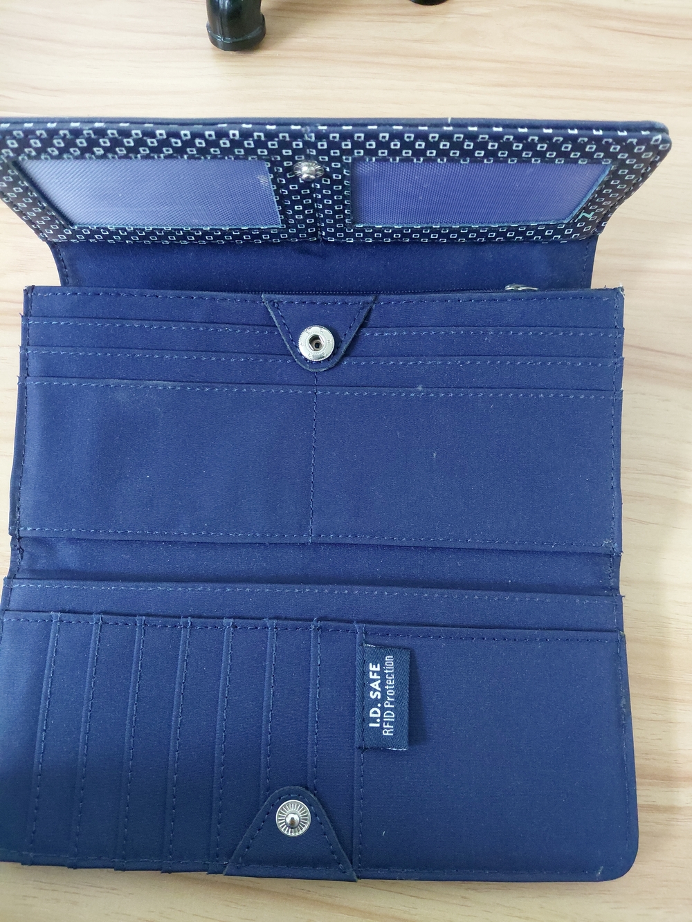 Nautica Navy & Aqua Stripe Wallet - Picture 3 of 6